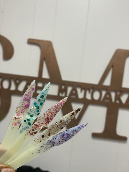 SPARKLE n’ GLISTEN XOLLECTION